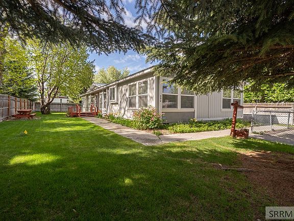 5th image of 590 E Coachman Cir