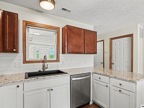 5th image of 5973 Silver Brook Pl