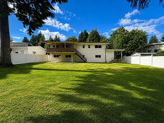 2nd image of 32630 Willingdon Cres