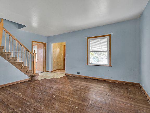 5th image of 3104 Charles St