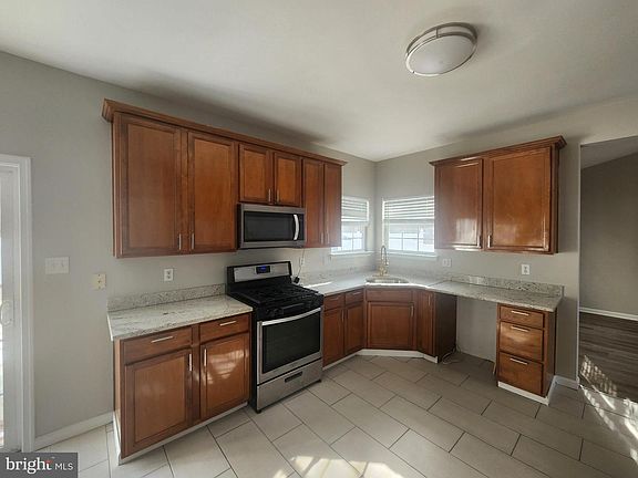 3rd image of 316 Upas Ave S