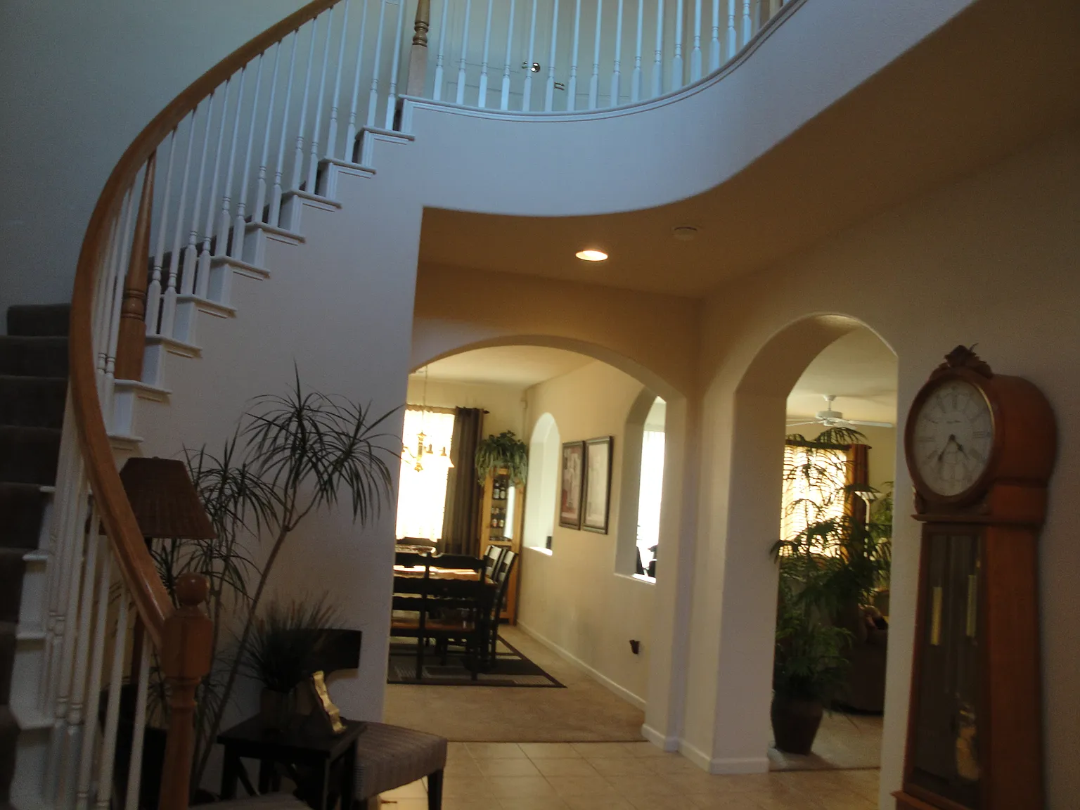5 bed, 2.5 bath, 3349 sqft, $3,000 — Photo 2