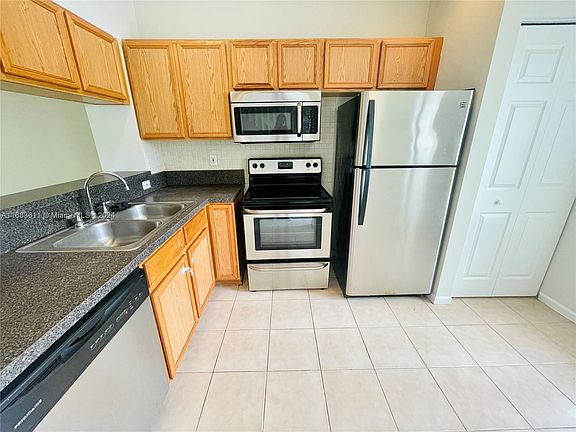 3rd image of 5051 Palmbrooke Cir