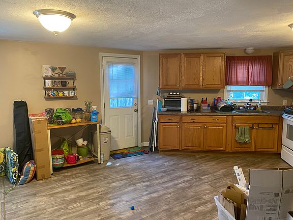 2nd image of 68 Pine St APT D