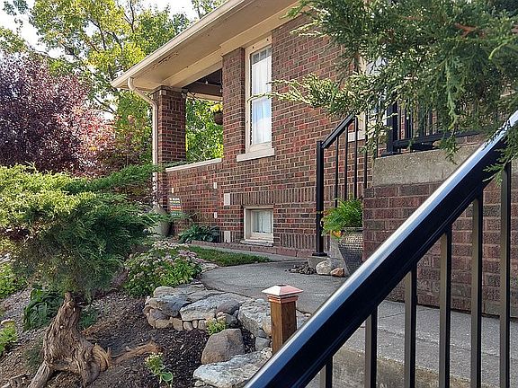 3rd image of 944 N Dequincy St