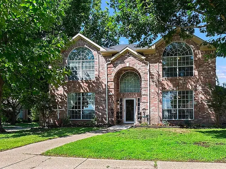 2409 Homestead Dr — Photo 9