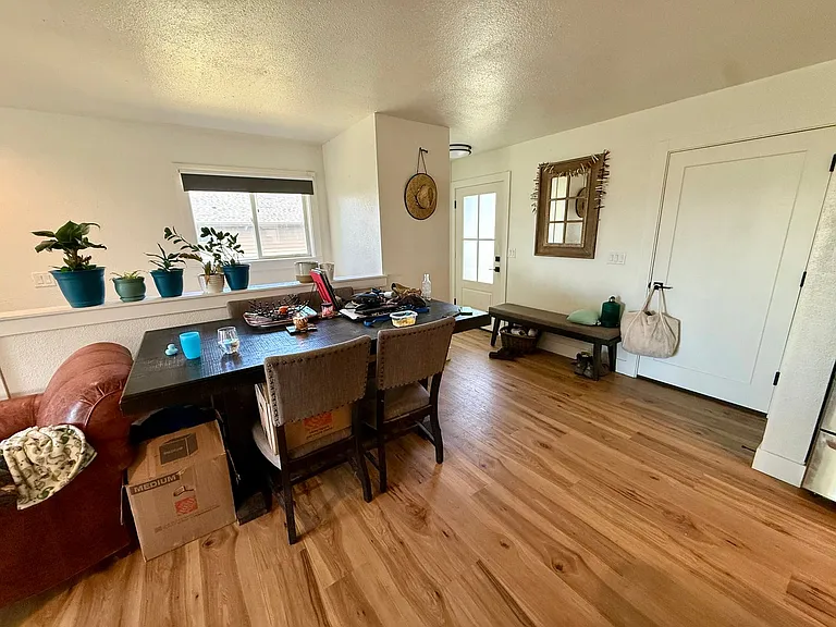 6465 Macarthur Dr — Photo 6