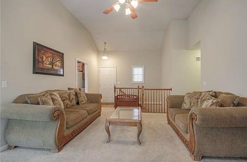 5th image of 1205 SW Lakeview Dr