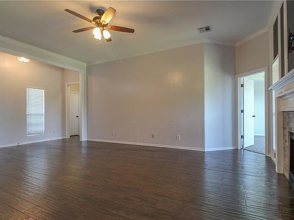 5th image of 1728 Parkway Dr