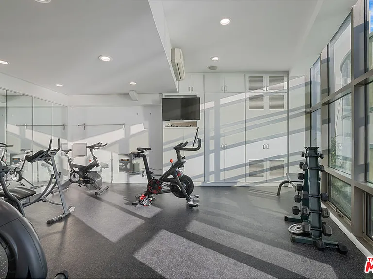 24434 Malibu Rd — Photo 21