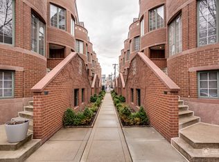 414 W Wisconsin St APT I, Chicago, IL
