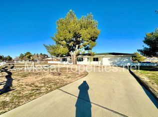 13511 Jicarilla Rd, Apple Valley, CA 92308