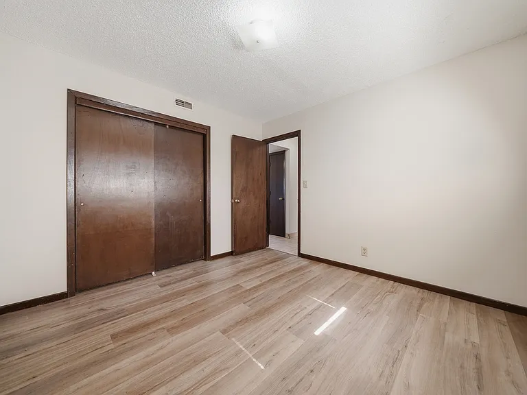 3516 Huntington Ave — Photo 10