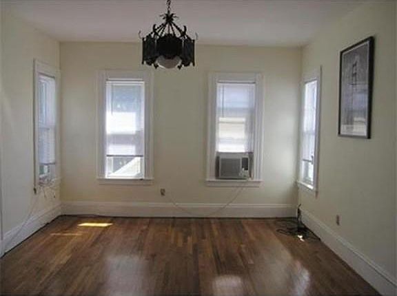 5th image of 229 Arlington St