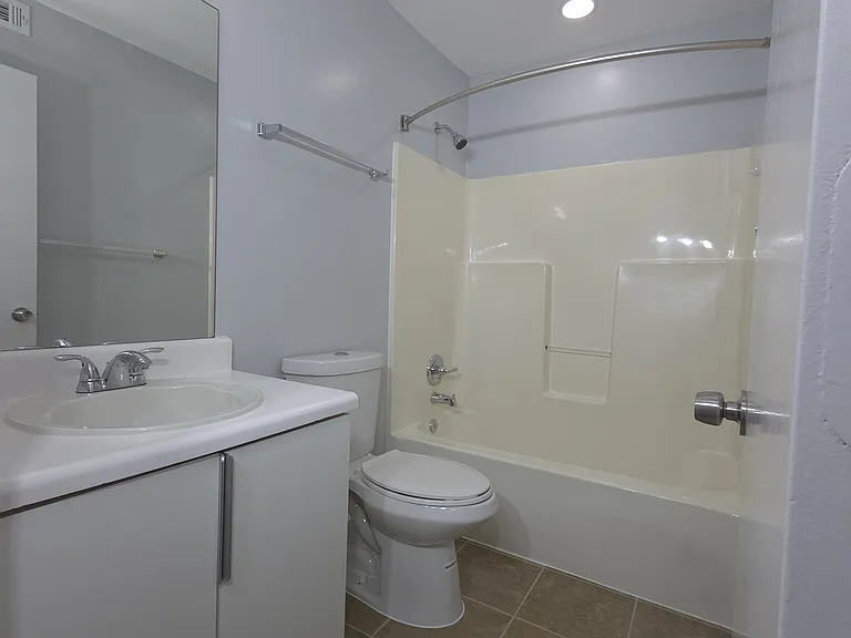 653 Holmes St NW #A — Photo 7