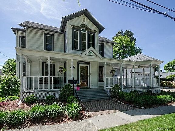 2nd image of 511 N Holbrook St
