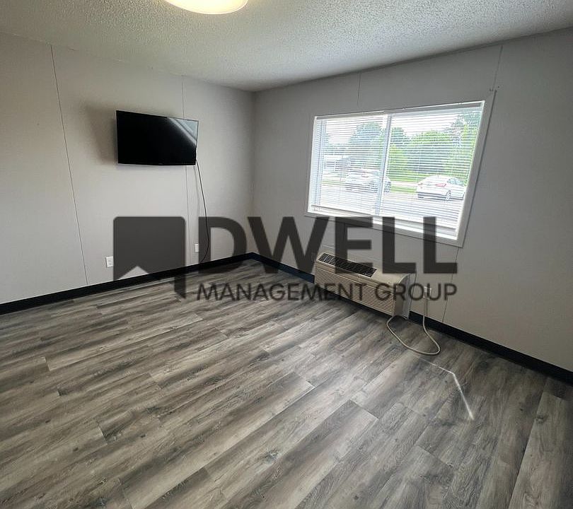 1st image of 3303 W Oakland Ave #240