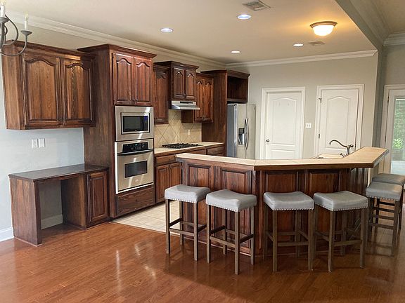 2nd image of 14479 Lake Meadows Ct