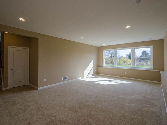 4th image of 1528 Golf Club Dr