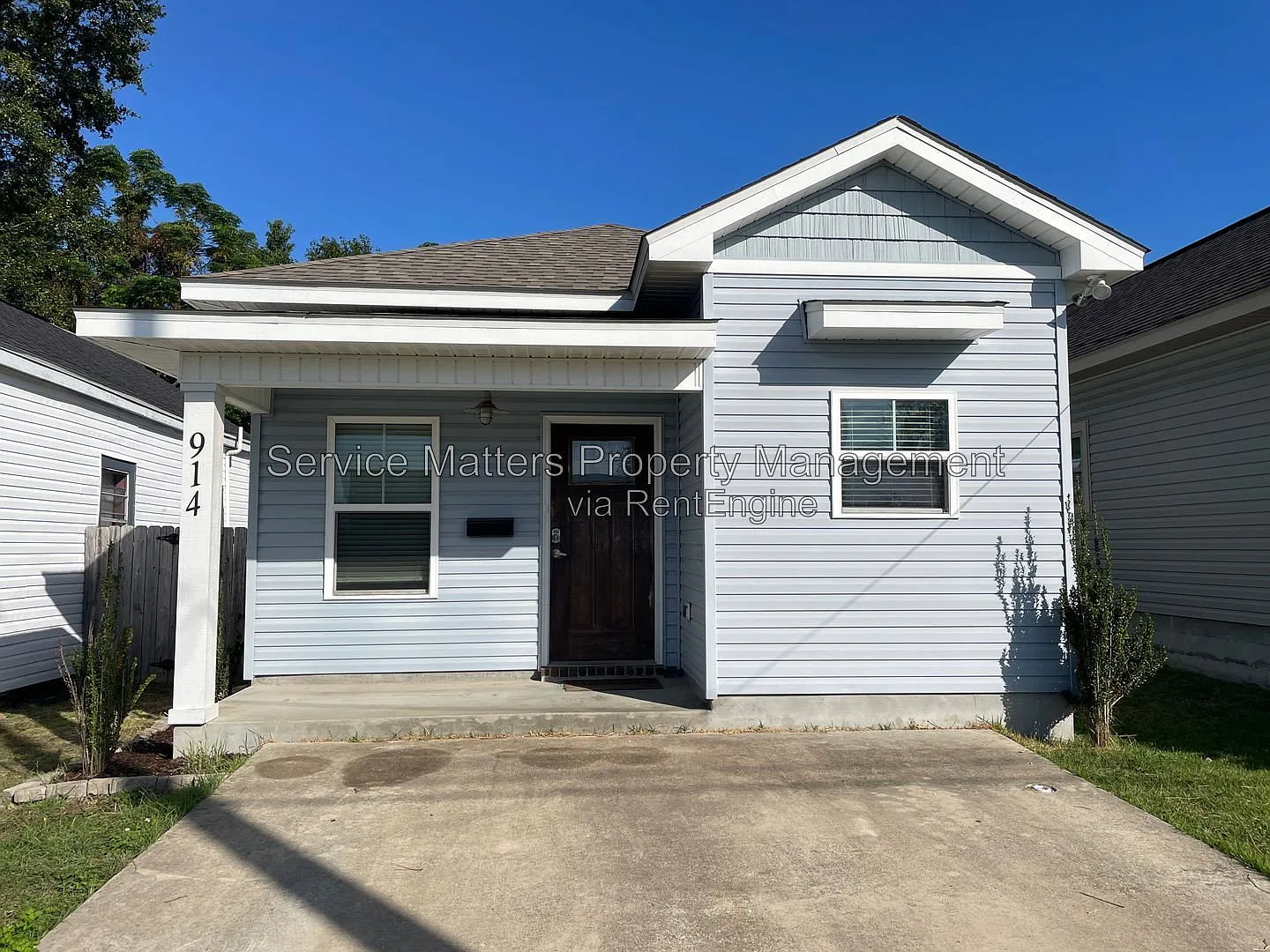 3 bed, 2.0 bath, 1198 sqft, $2,095 — Photo 2