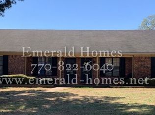 556 Whitehall Ln, Lawrenceville, GA 30046