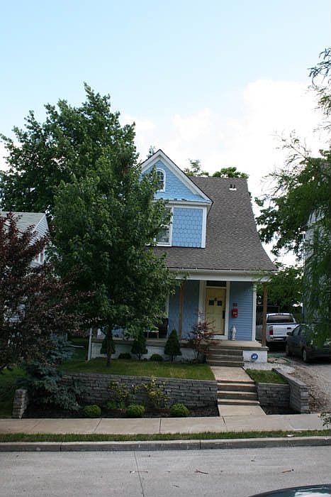 1st image of 53 E 32nd St
