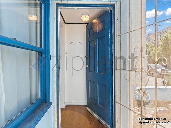 5th image of 484 Waller St