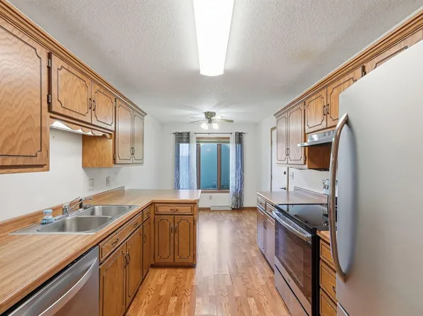 2070 Stockinger Dr, Saint Cloud, MN 56303