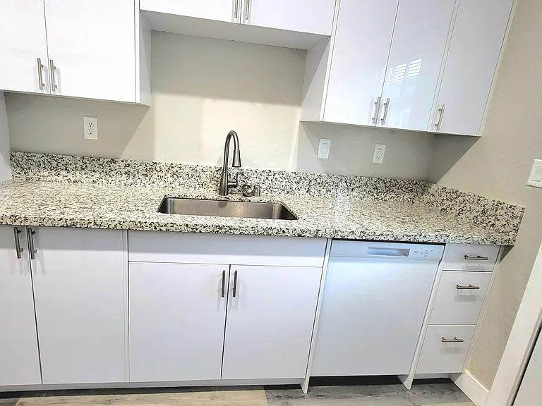620 San Lorenzo St — Photo 9