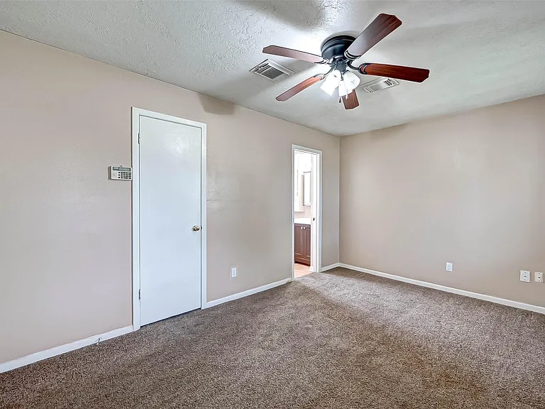 4739 Parkland St — Photo 21