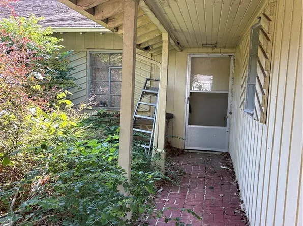 545 Columbia Rd, Bay Village, OH 44140