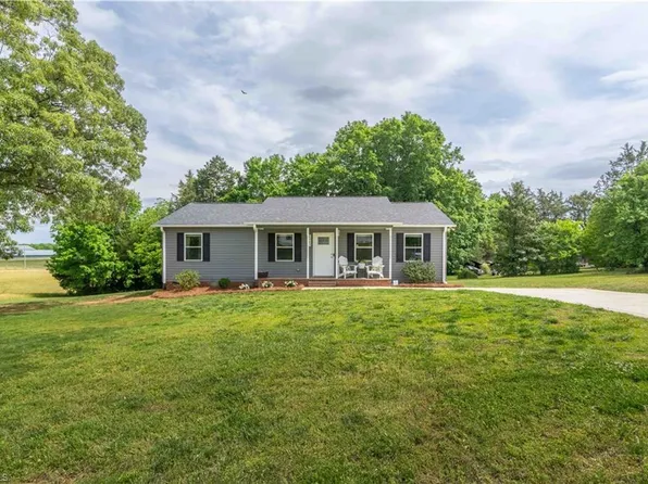 6925 S State Highway 150, Lexington, NC 27295