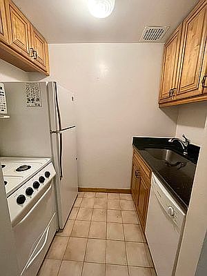 5th image of 140 W 76th St APT A