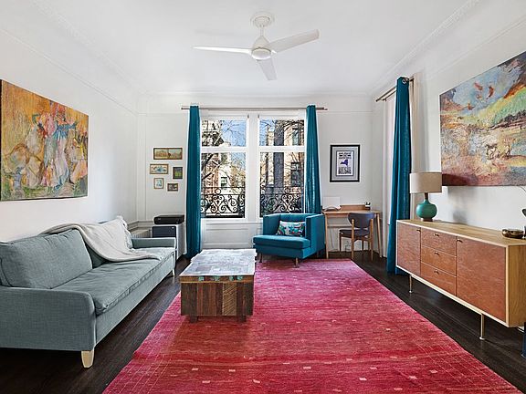 3rd image of 10 Montgomery Pl APT 2B