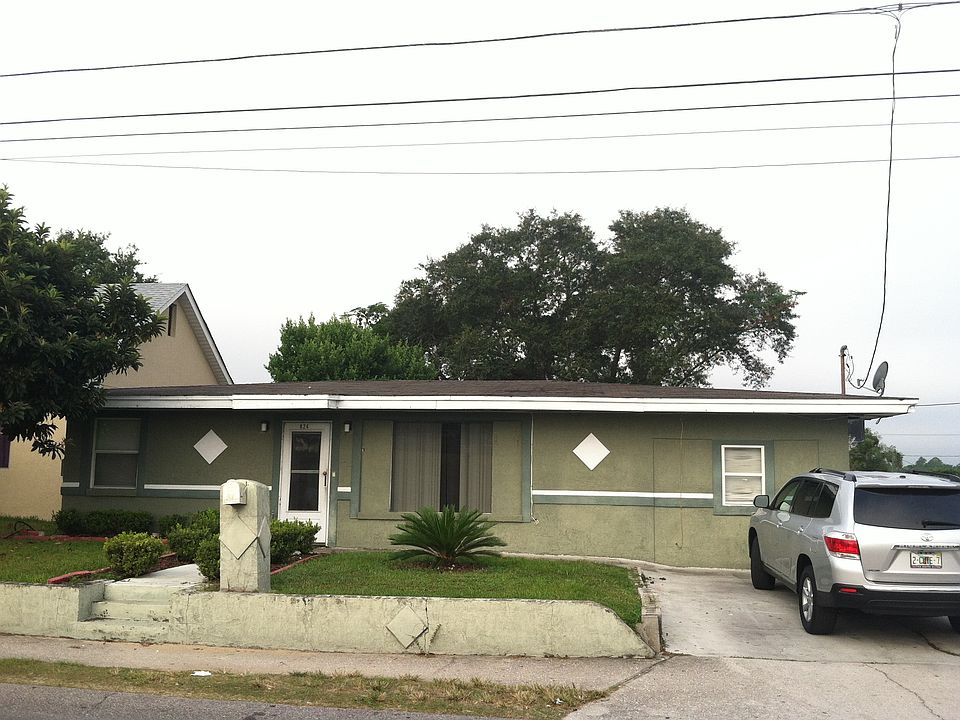 1st image of 824 N 8th St