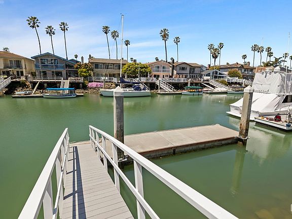 4th image of 2695 Surfrider Ave