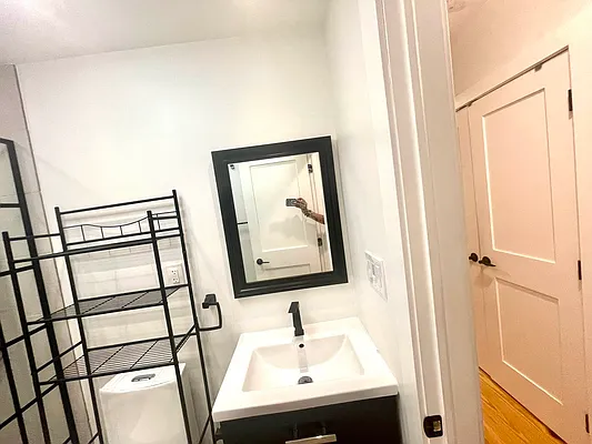 Rented by A P Realty Group NY LTD | media 34