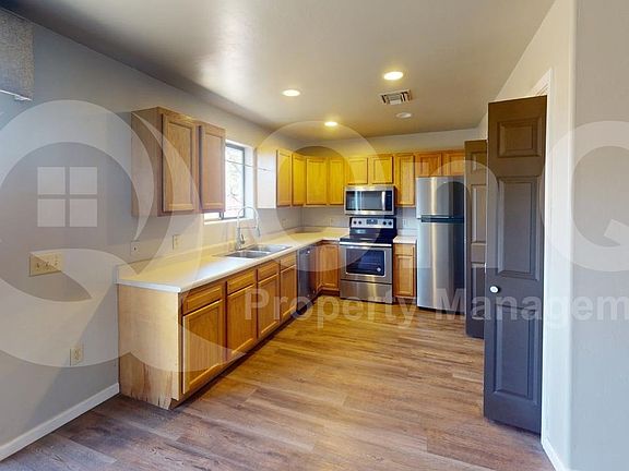 4th image of 59 S Melrose Ave Unit 2