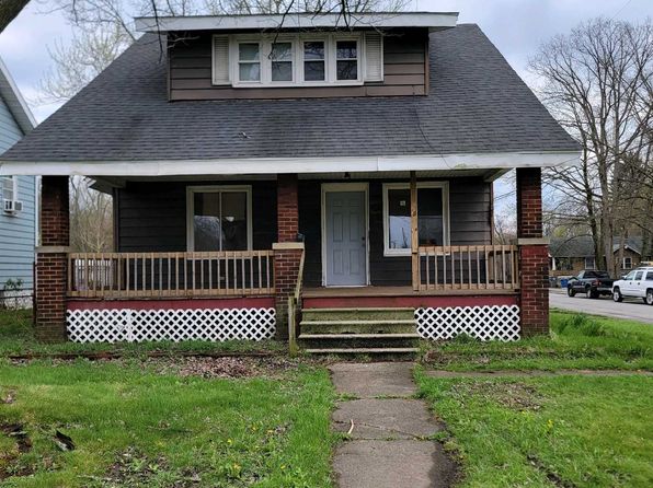 1641 Stewart Ave