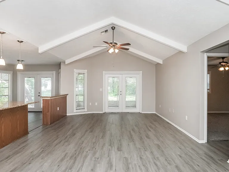 13403 Woodward Dr — Photo 3