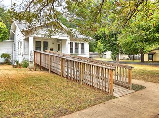 1009 Vance St, Taylor, TX 76574