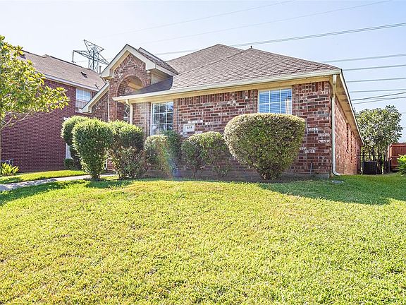 3rd image of 855 San Jacinto Dr