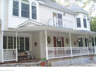 28 Wellsweep Dr, Madison, CT 06443