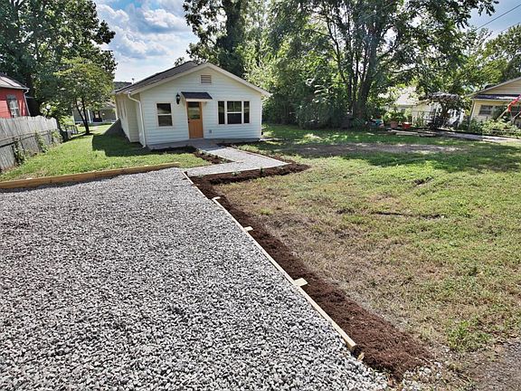 2nd image of 1711 Woodbine Ave