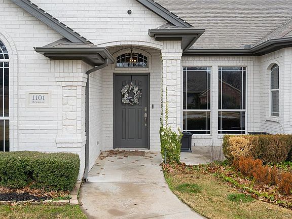 3rd image of 1101 Breanne Ct