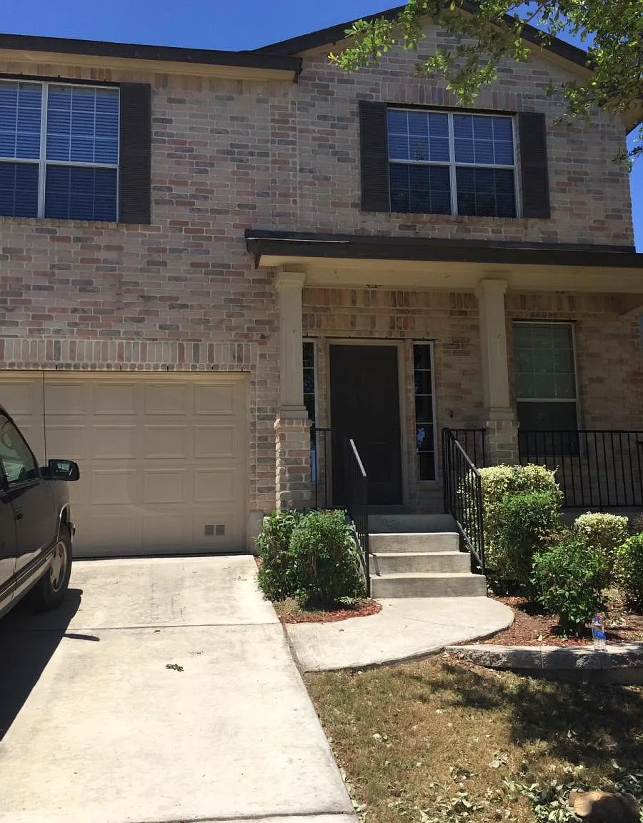 4 bed, 2278 sqft, $2,000 — Photo 1