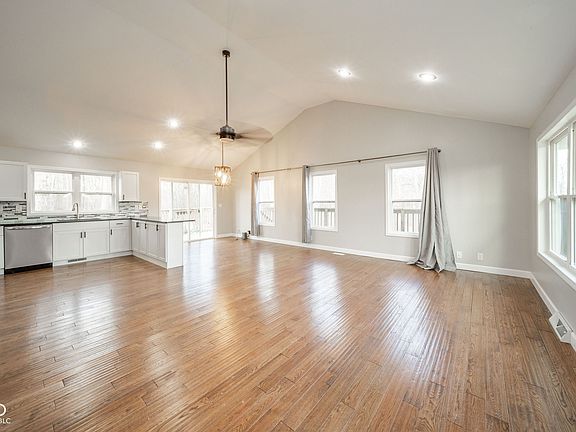 5th image of 4313 N Hartstrait Rd