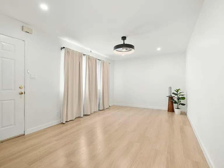 231 Price St #4 — Photo 1