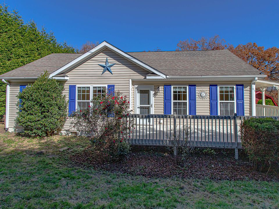 Single Level Living, Wrap around Deck