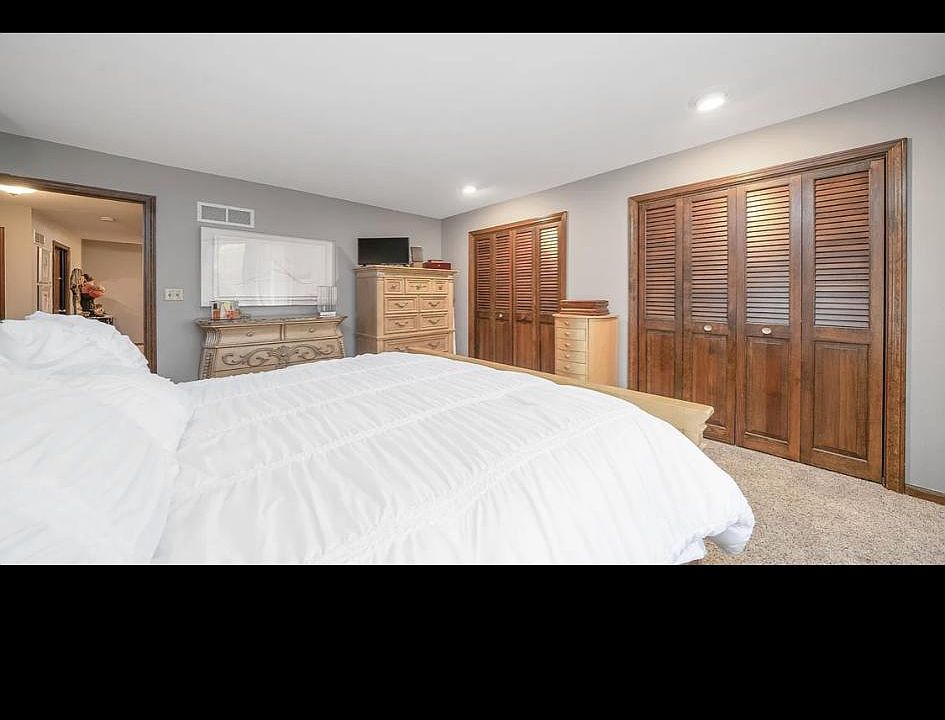 1st image of 929 Nassau Pkwy #1